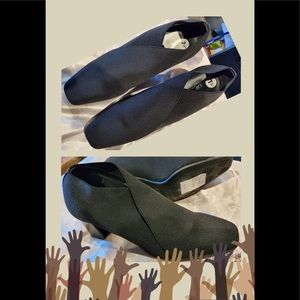 NWT women's Larry Stewart black chocolate microfiber ankle boots 7.5